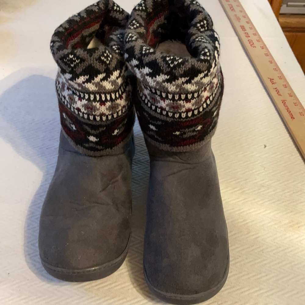 Muk Luks boot